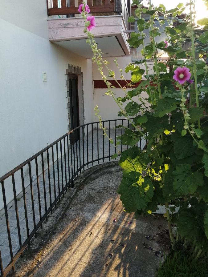 Xaroula Apartments Ierissos Exterior foto